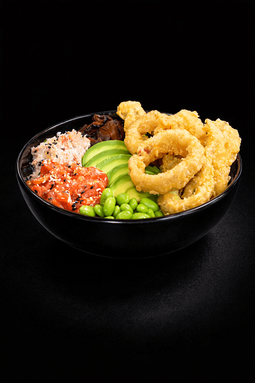 Pokebowl — tatar z łososia